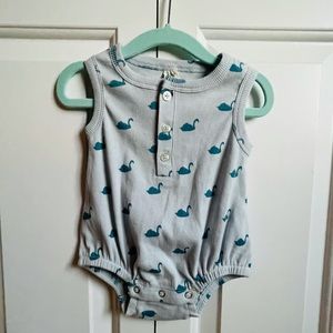 NWOT Kate Quinn Swan Sleeveless Henley Bubble Size 3-6 months